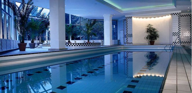 Hotel_indoor_pool