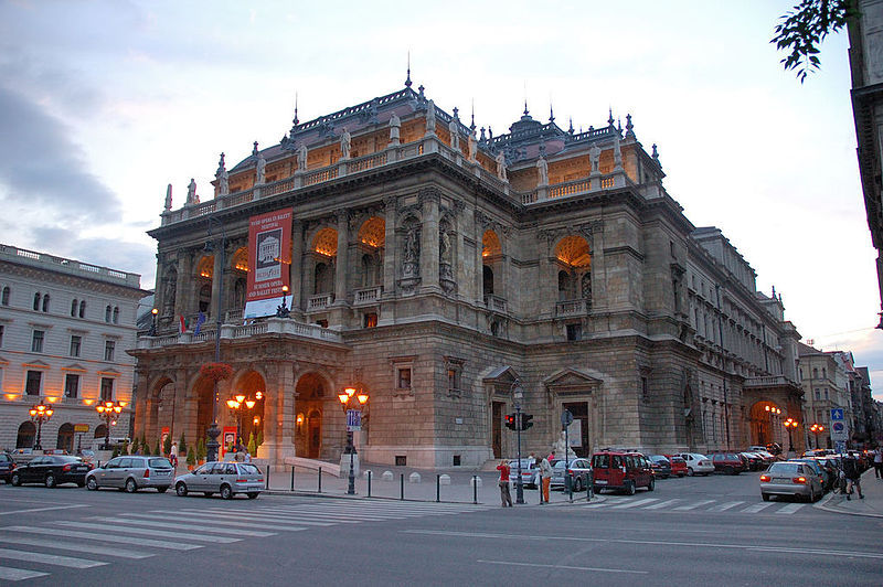 800px-hungarian_state_opera_house_pdxdj_